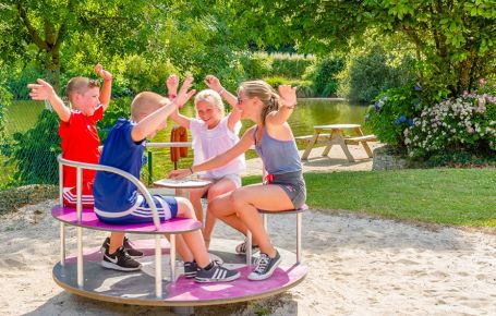 Jeux pour enfants au parc de loisirs du Bel Air dans le Finistère